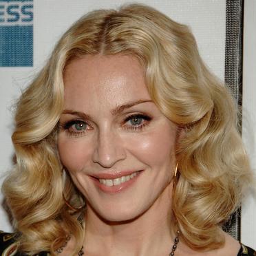 http://www.lessignets.com/signetsdiane/calendrier/images/aout/16/madonna60.jpg